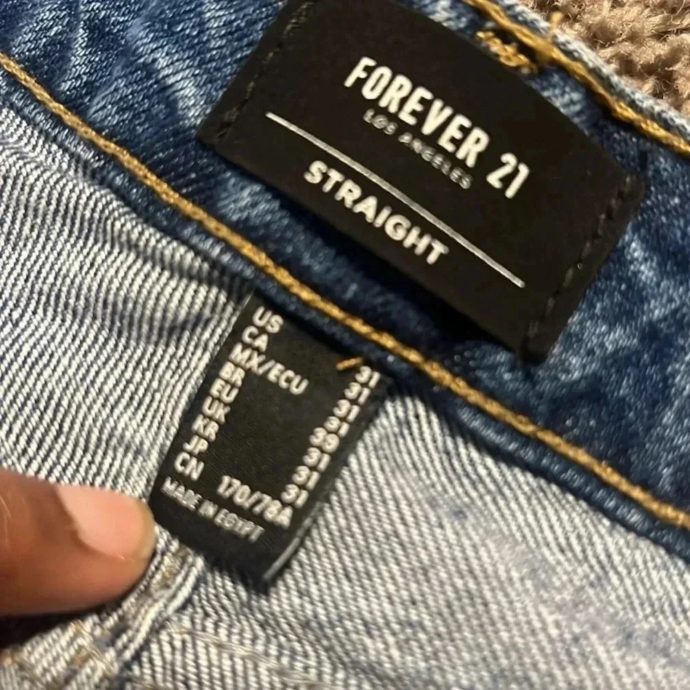 Brand New Men’s distressed Straight leg Forever 21 Jeans Size 31 - Picture 5 of 6